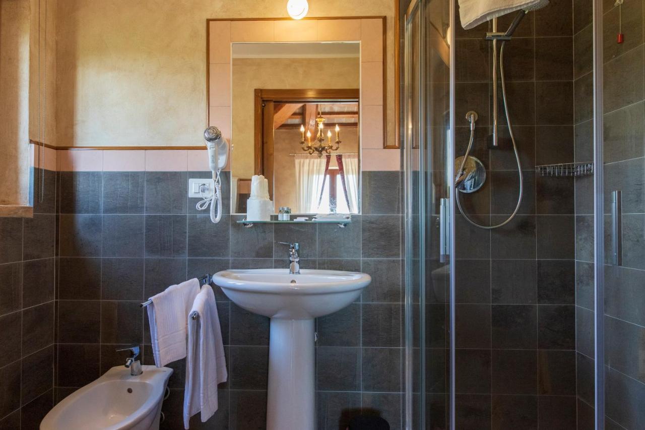 פאנו Locanda Di Montegiove מראה חיצוני תמונה