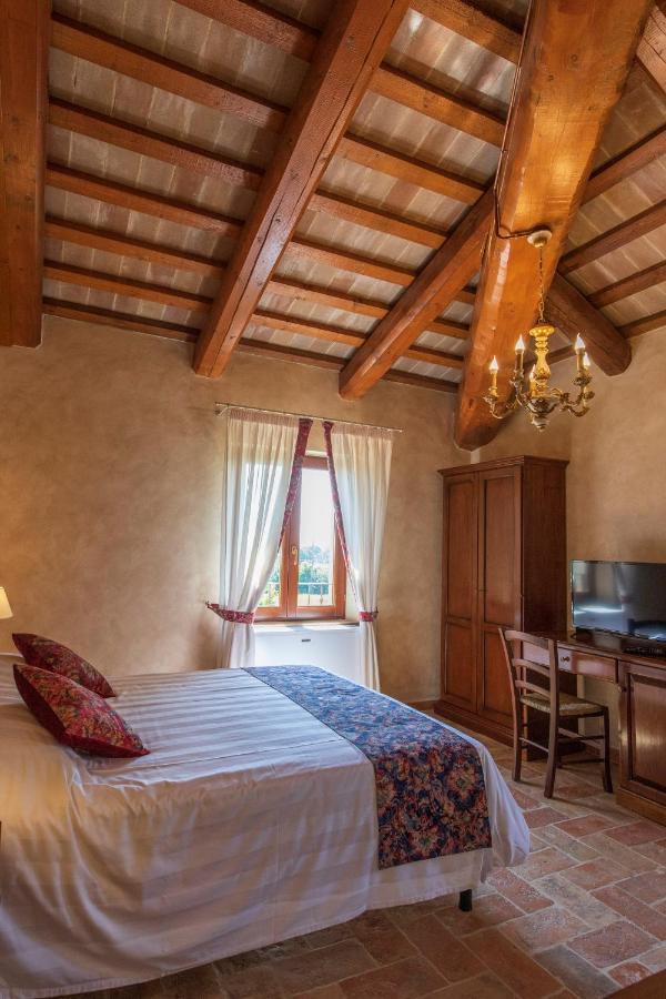 פאנו Locanda Di Montegiove מראה חיצוני תמונה