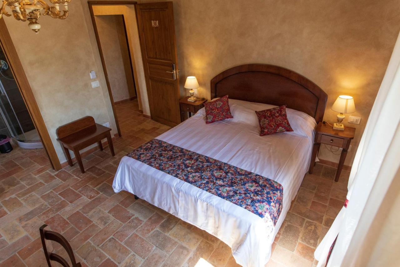 פאנו Locanda Di Montegiove מראה חיצוני תמונה